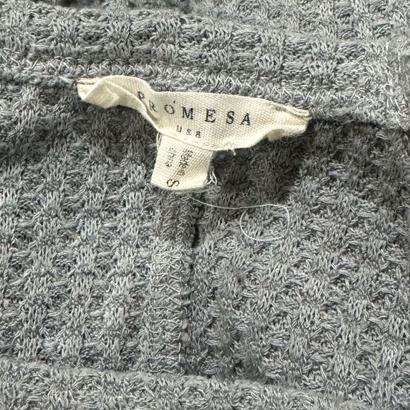 Promesa Grey Waffle Knit Oversized Tunic Henley Top Women’s Small - Picture 2 of 3